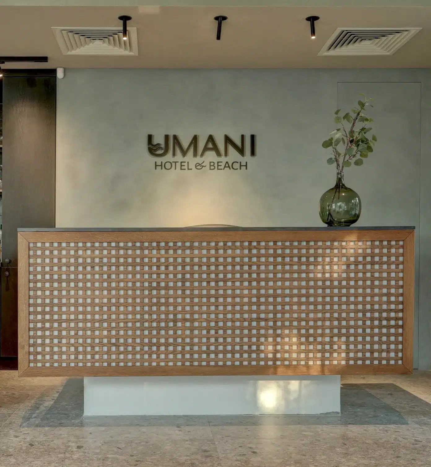 UMANI HOTEL & BEACH