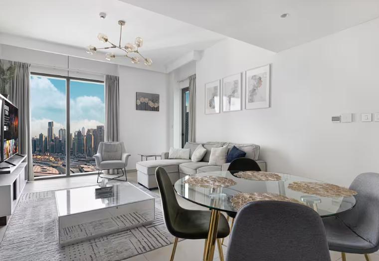 Downtown Views II – Luxury Apartment with Unmatched Skyline Views