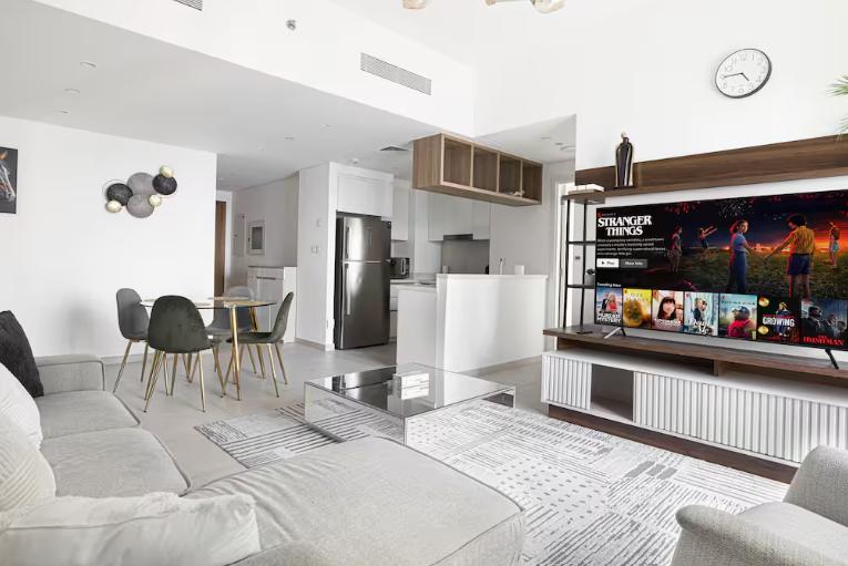 Downtown Views II – Luxury Apartment with Unmatched Skyline Views