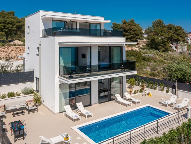 Оренда вілл та бронювання готелів