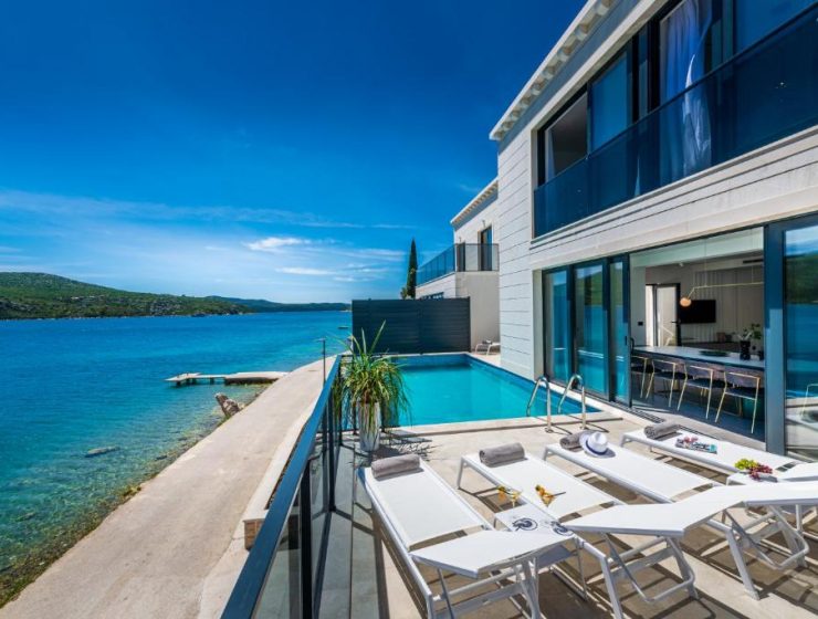 Оренда вілл та бронювання готелів