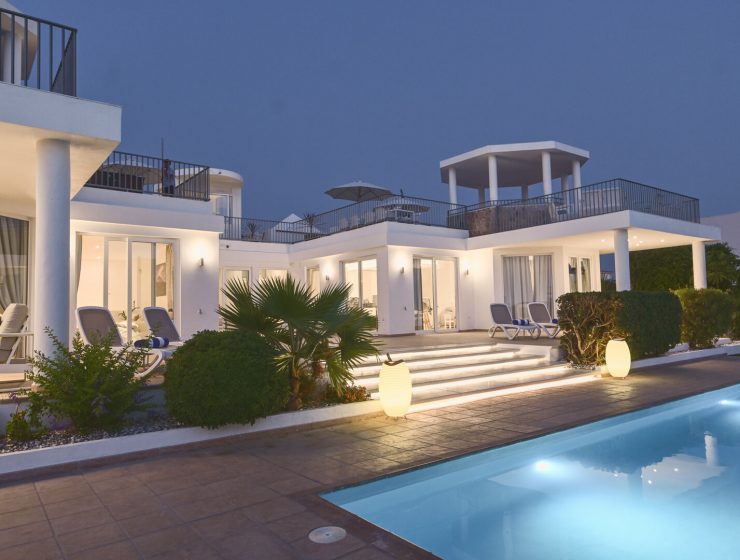 Оренда вілл та бронювання готелів