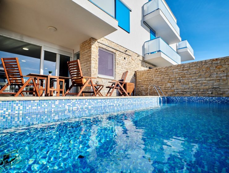 Оренда вілл та бронювання готелів