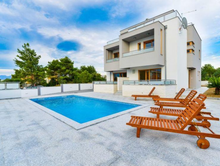 Оренда вілл та бронювання готелів