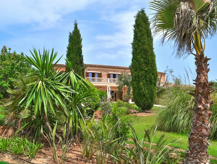 Оренда вілл та бронювання готелів