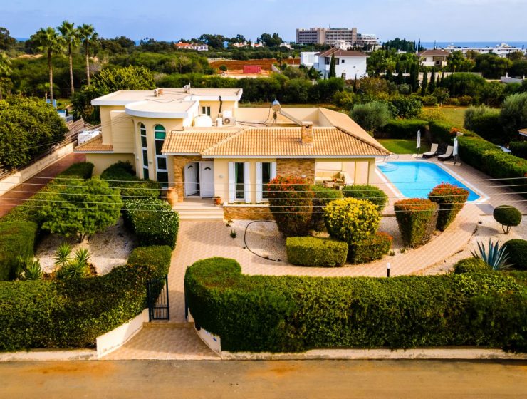 Оренда вілл та бронювання готелів