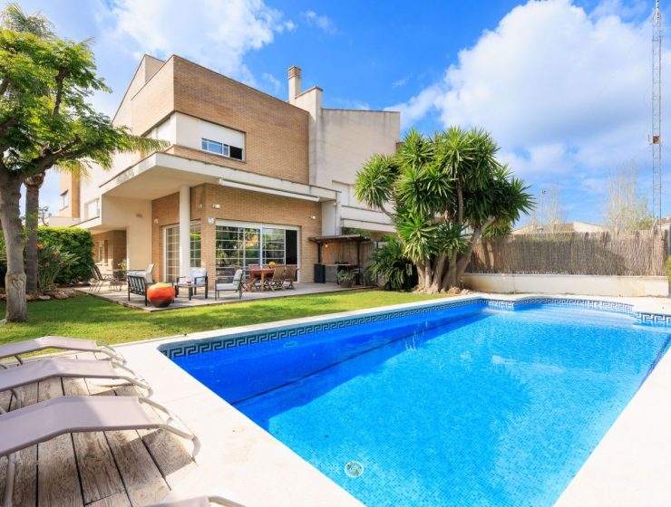 Оренда вілл та бронювання готелів