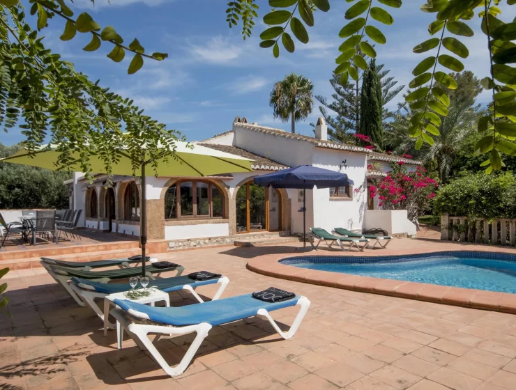 Оренда вілл та бронювання готелів