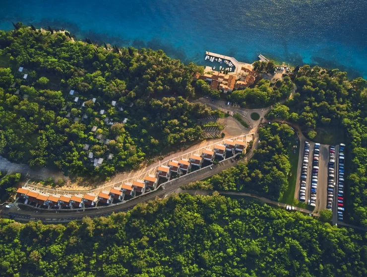 Оренда вілл та бронювання готелів