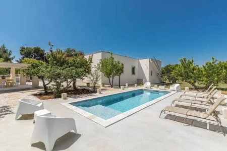 Villa-140603