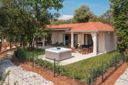 Villa-137020