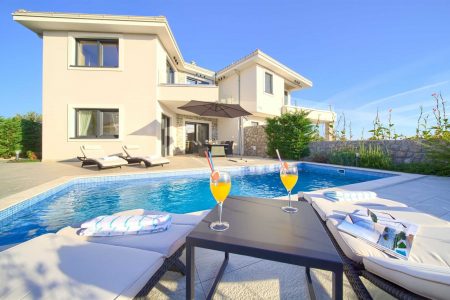 Villa-150910